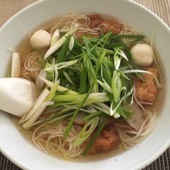 A picture of Somen udon soup.