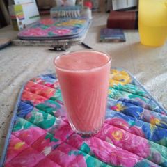 A picture of Strawberry pineapple juice.