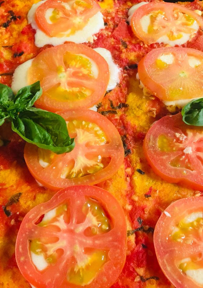 Una foto de Pizza polenta especial