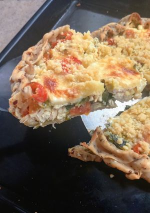 Una foto de Tarta de pollo con crumble 🥧