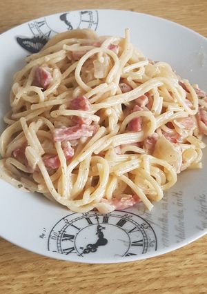 Una foto de Espaguetis a la Carbonara