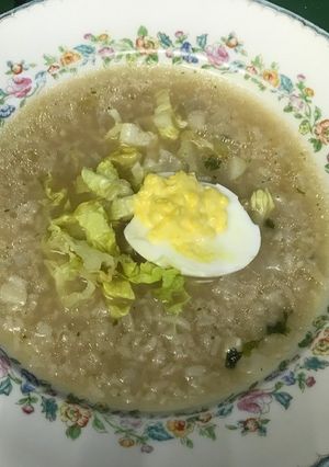 Una foto de Arroz caldo filipino