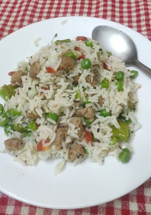 सोया चंग्स पुलाव (Soya Chunks Pulao Recipe In Marathi) रेसिपी चे मुख्य फोटो 