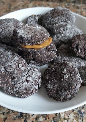 Una foto de Mini alfajores de cacao amargo 🤤