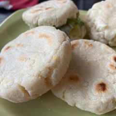 A picture of Mini Arepa for two.