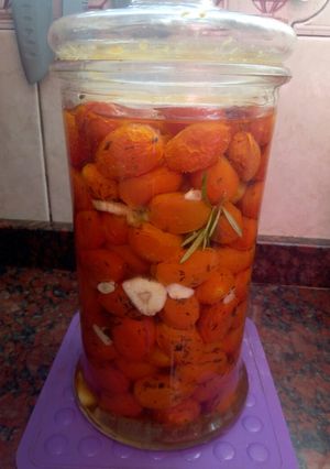 Una foto de Tomates Cherry confitados