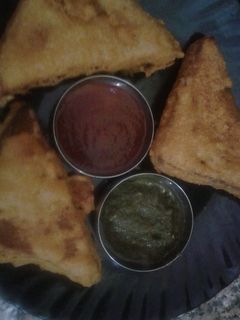ब्रेड पकौड़ा (bread pakoda recipe in hindi) रेसिपी मुख्य फोटो