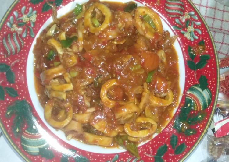 Proses Menyiapkan Cumi masak asem Lezat
