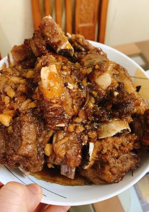 Hình của món Sườn xào chua ngọt.
