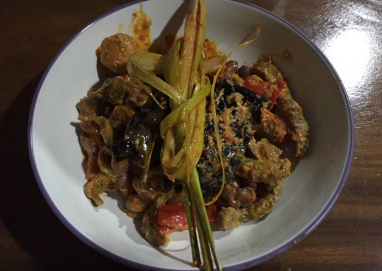 Sambal goreng daging kacang merah