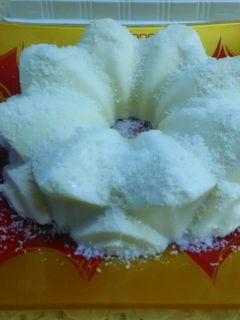 Hình của món Tapioca coconut ice cream cake.