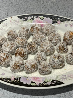 A picture of Date balls.