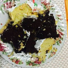 A picture of Vanilla and chocolate cake.