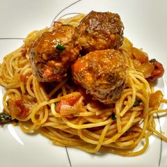 A picture of Spaghetti and Meatballs.