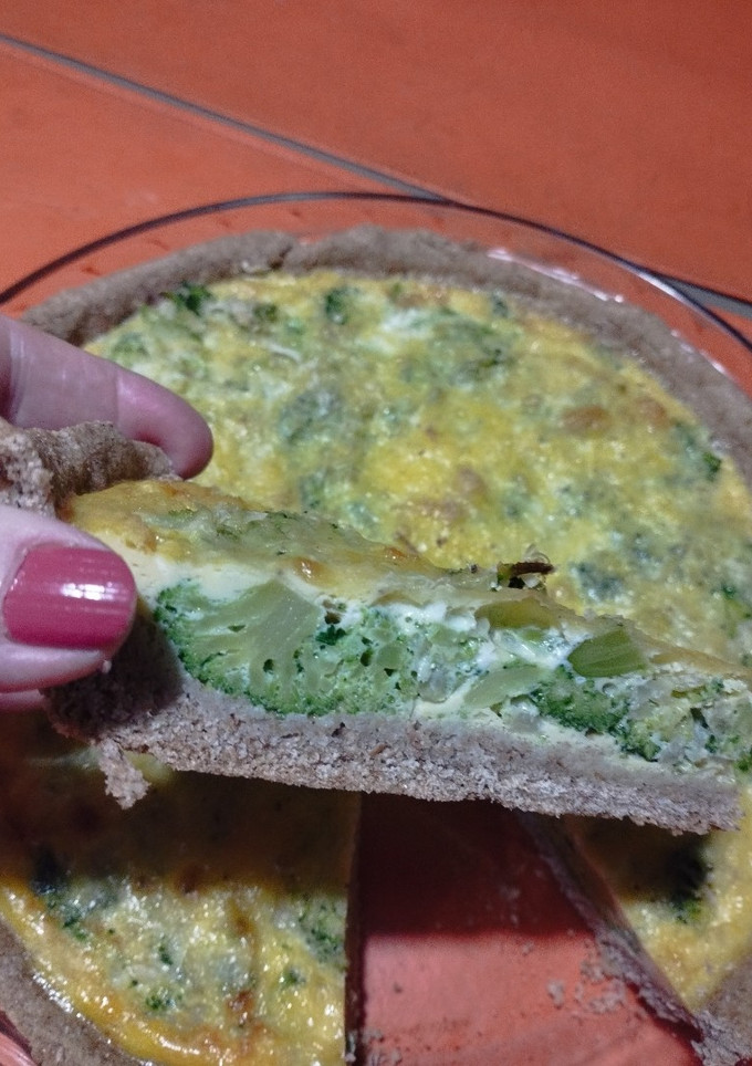 Una foto de Tarta de brócoli con masa integral