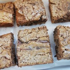 A picture of Hazelnut fudge brownies.