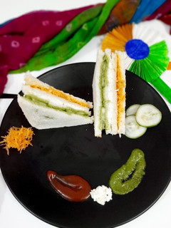 तिरंगा सैंडविच(tiranga sandwich recipe in hindi) रेसिपी मुख्य फोटो