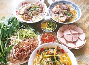 Hình của món Bún sườn bò,chả lụa.