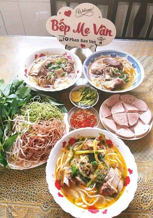 Hình của món Bún sườn bò,chả lụa.