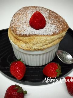 草莓優格舒芙蕾 的食譜成品照片