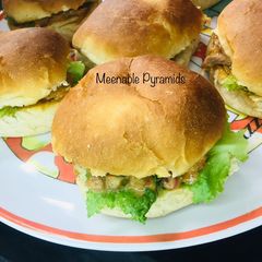 A picture of BURGER 🍔.
