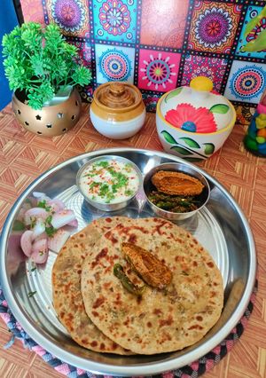 सत्तू का पराठा और रायता Sattu Paratha Aur Raita रेसिपी मुख्य फोटो