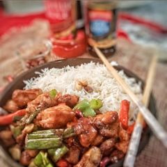 A picture of Kungpao chicken.