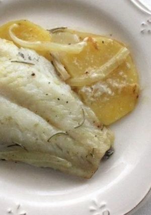 Foto principal de Bacalao al horno con patatas y cebolla