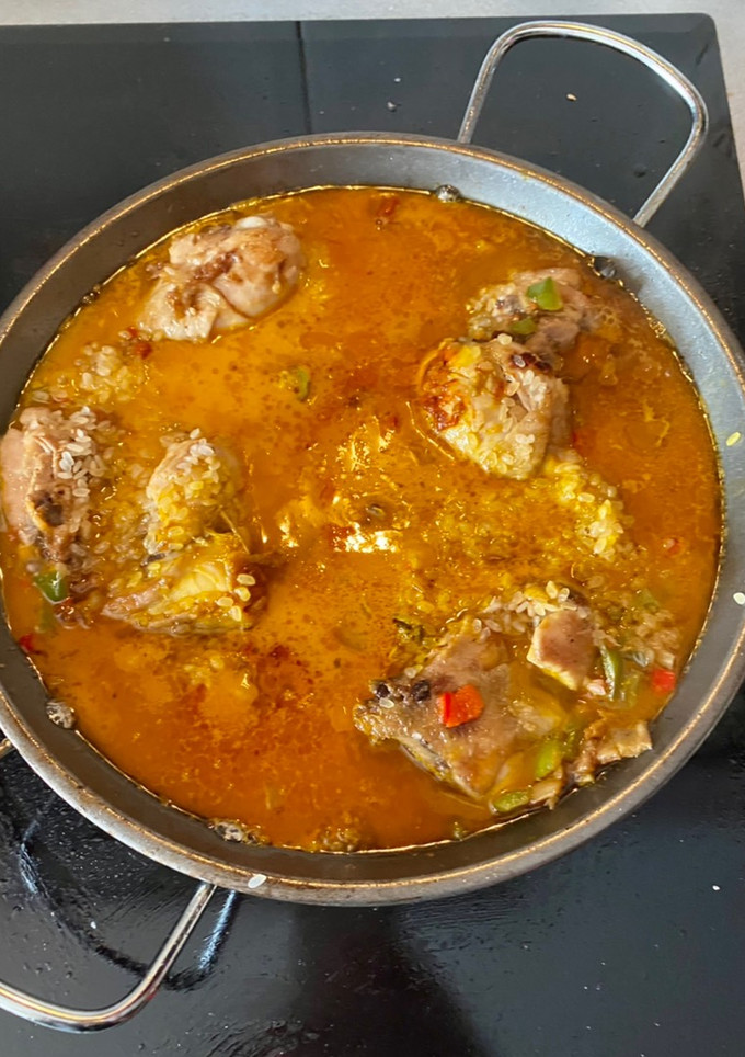 Una foto de Arroz amarillo Supreme con pollo