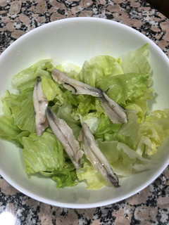 Una foto de Ensalada con boquerones en vinagre