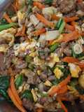 Sautee minced beef with vegeie eggs and king oyster mushroom