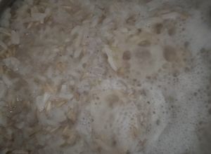 Una foto de Sopa de 2 arroces vegetariano😋😚👍