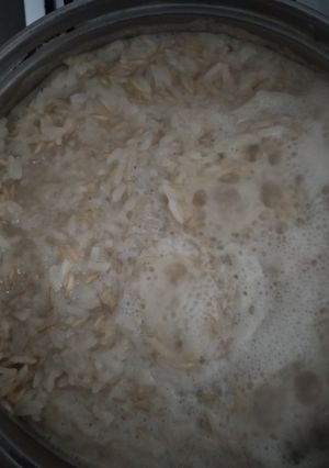 Una foto de Sopa de 2 arroces vegetariano😋😚👍