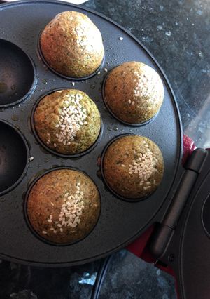 A picture of Falafel 🧆.
