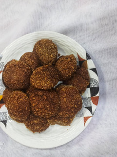 A picture of Keto friendly cookies.