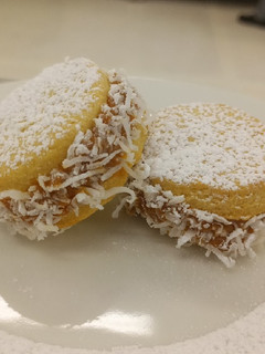 Una foto de Alfajores receta clásica