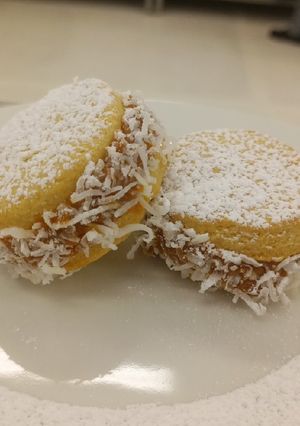 Una foto de Alfajores receta clásica