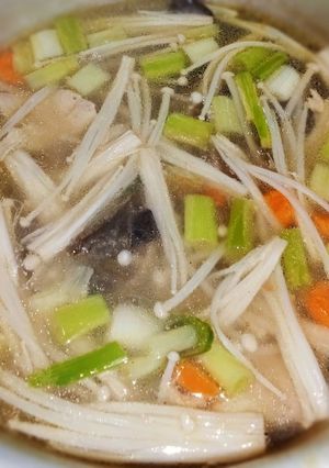 Foto resep Sup Ayam ala PakMin Klaten dengan Jamur Enoki