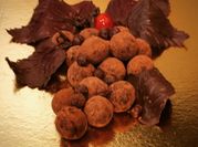 Una foto di dolci con datteri cioccolato