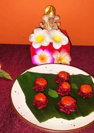 A picture of Beetroot Lotus modak.