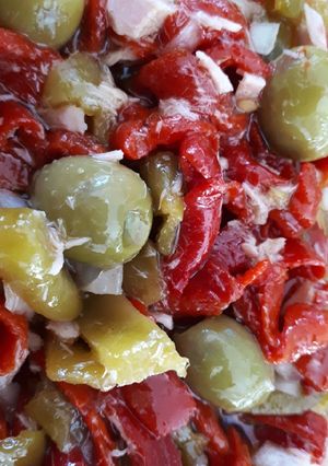 Foto principal de 22. Ensalada de pimientos con atún