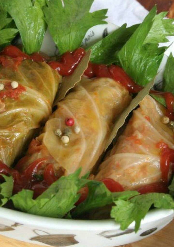 Una foto de Hojas de Repollo rellenas de arroz