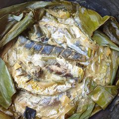 A picture of Mathi Pollichathu (Sardines cooked in Banana leaf).