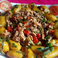 A picture of Pan grilled spicy potatoes.
