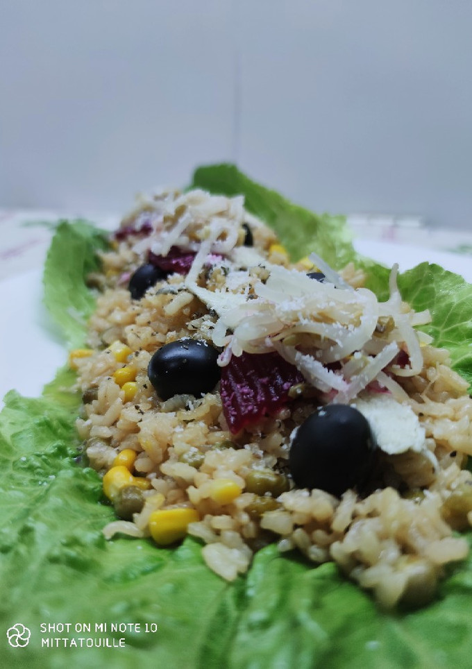 Una foto de Ensalada de arroz frito con coco
