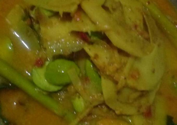 Cara Bikin Rebung Pete Bumbu Kuning Santan Enak Terbaru