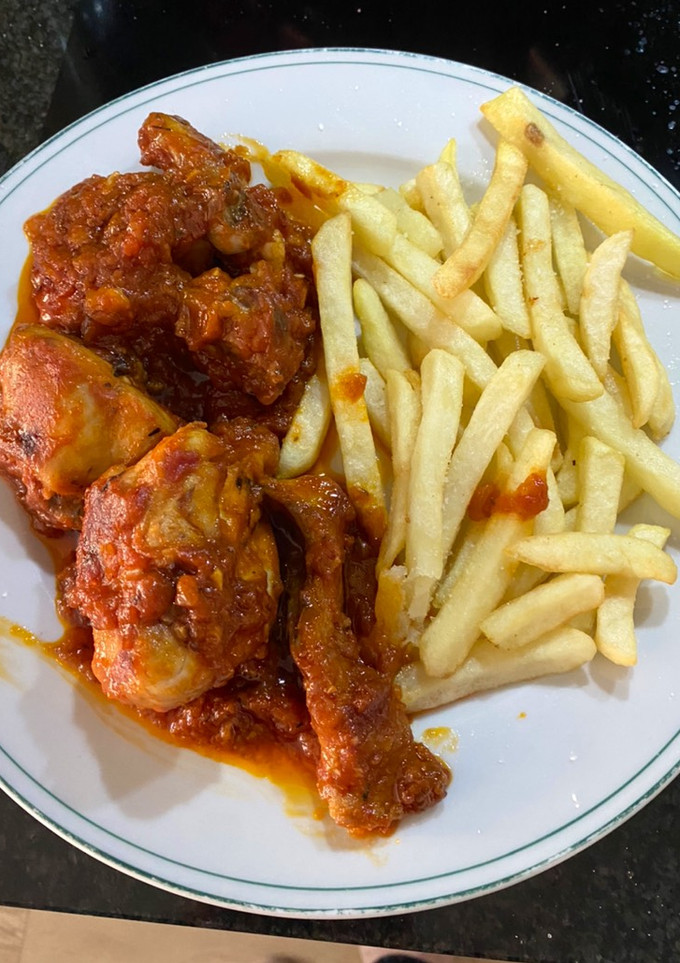 Una foto de Conejo en Salsa de Tomate a la Cerveza