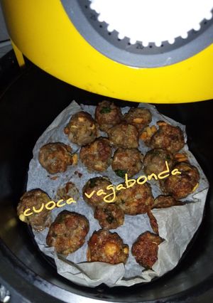 Foto di Polpettine con Pane tritato e Limone grattugiato in Friggitrice ad Aria