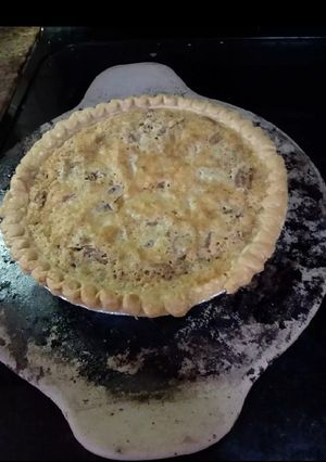 A picture of Kentucky Derby Pie.