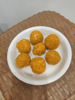 मोतीचूर लड्डू रेसिपी मुख्य फोटो